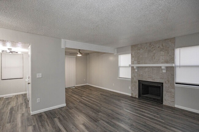 Building Photo - 3102-3108 Eaton Street