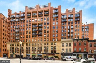 Building Photo - 616 E St NW