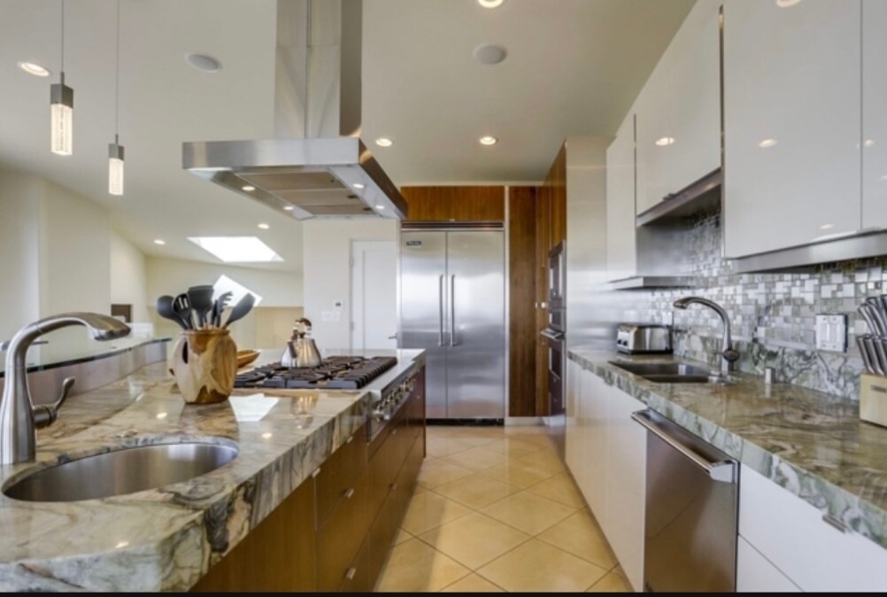 Building Photo - 1518 Monmouth Dr