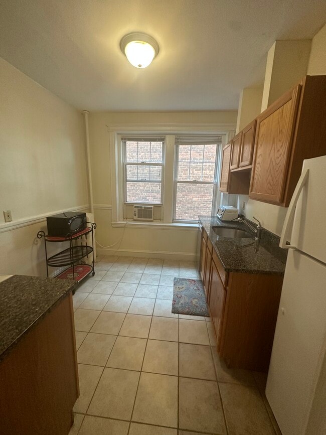 Building Photo - 330 Harvard St