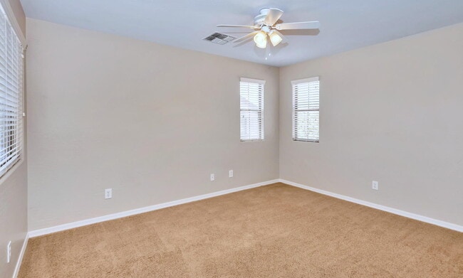 Building Photo - "Spacious 4-Bed Townhouse Oasis in Anthem – Modern Comfort Awaits!"