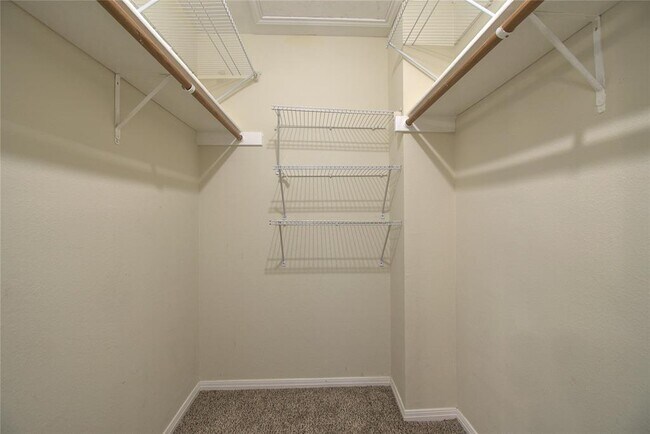 Building Photo - 6489 Hart Ln