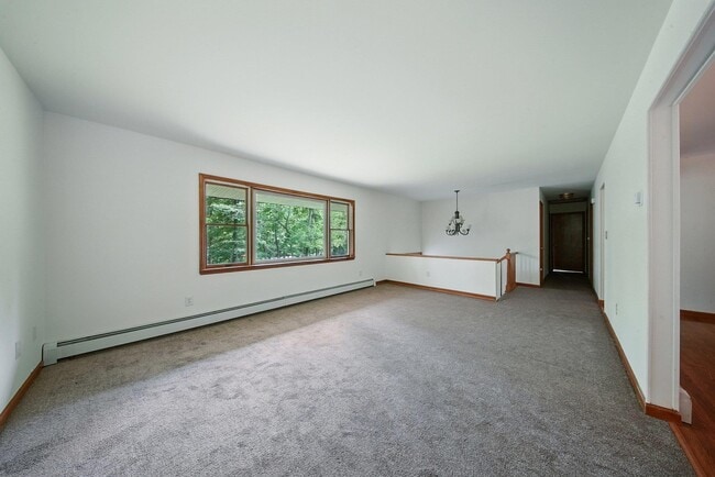 Building Photo - 501 Burlingham Rd
