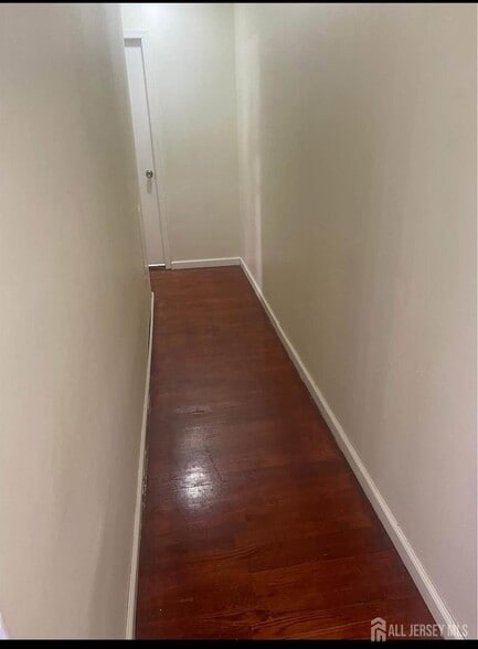 Building Photo - 254 College Dr