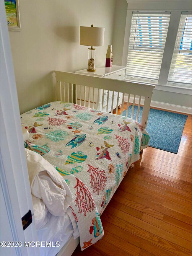 Building Photo - 1305 Locust Dr