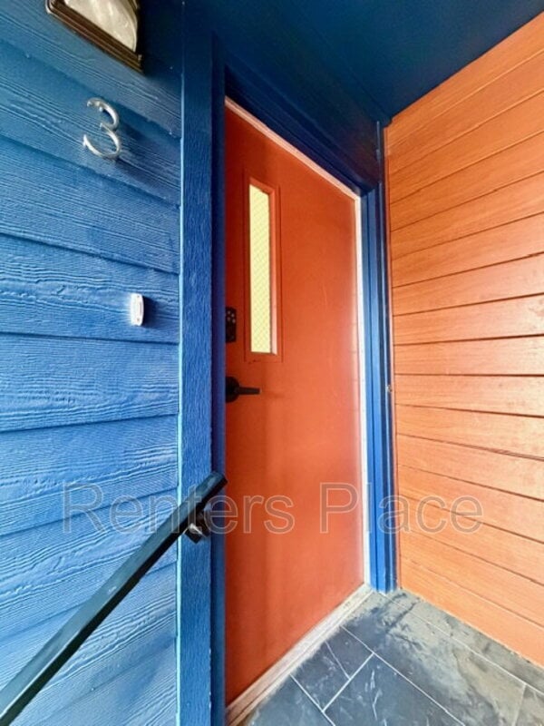 Building Photo - 415 S Victor Ave