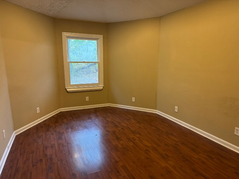 Building Photo - 3504 Fly Rd