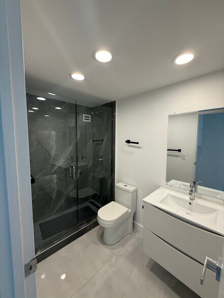 Building Photo - 10185 Collins Ave