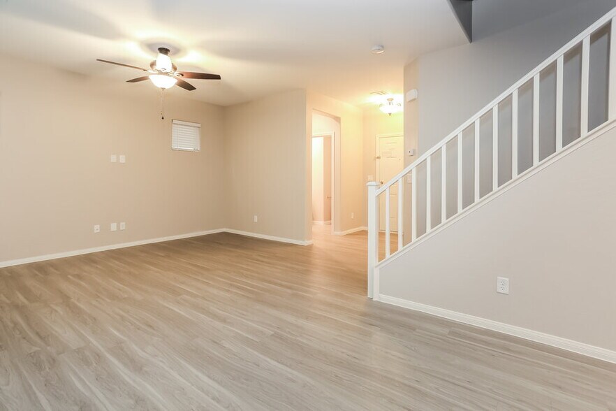 Building Photo - 10428 Yew Blossom Ave