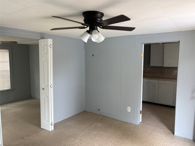 Building Photo - 6838 Avenue R