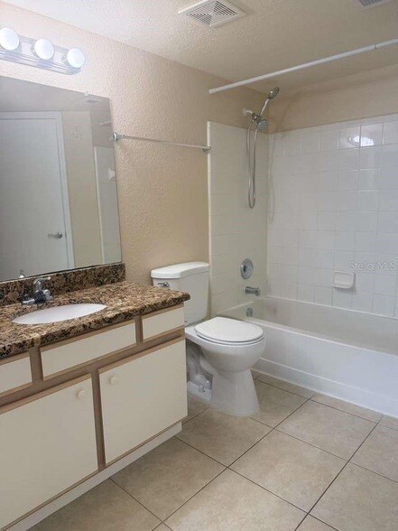 Building Photo - 2208 Antigua Pl