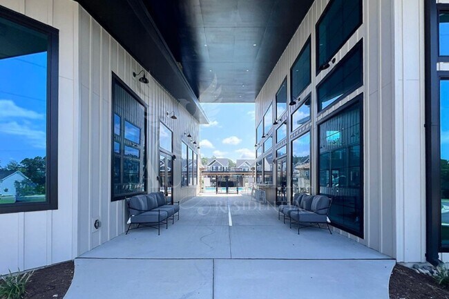 Building Photo - 1421 Jay Rd