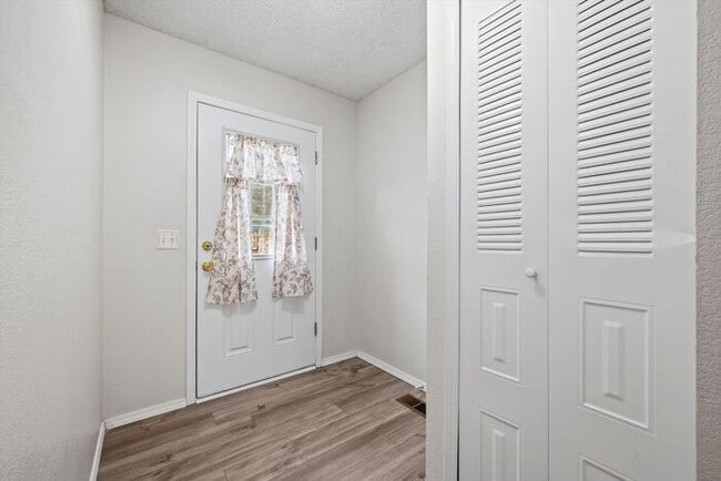 Building Photo - Beautiful 2-Bedroom Westminster Townhome with Private Patio