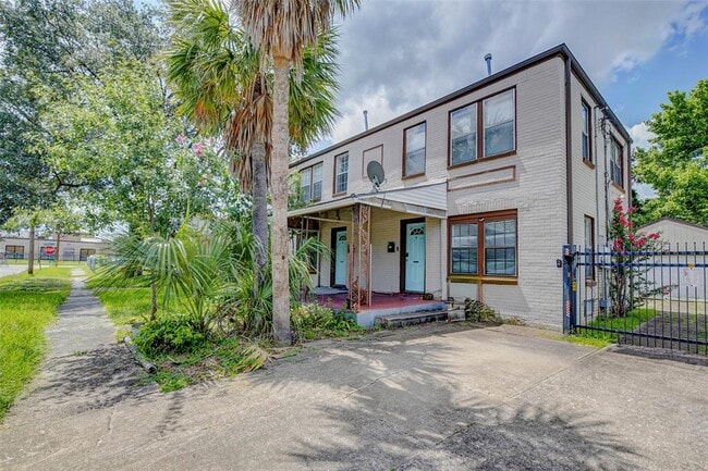 Building Photo - 5644 McCormick St