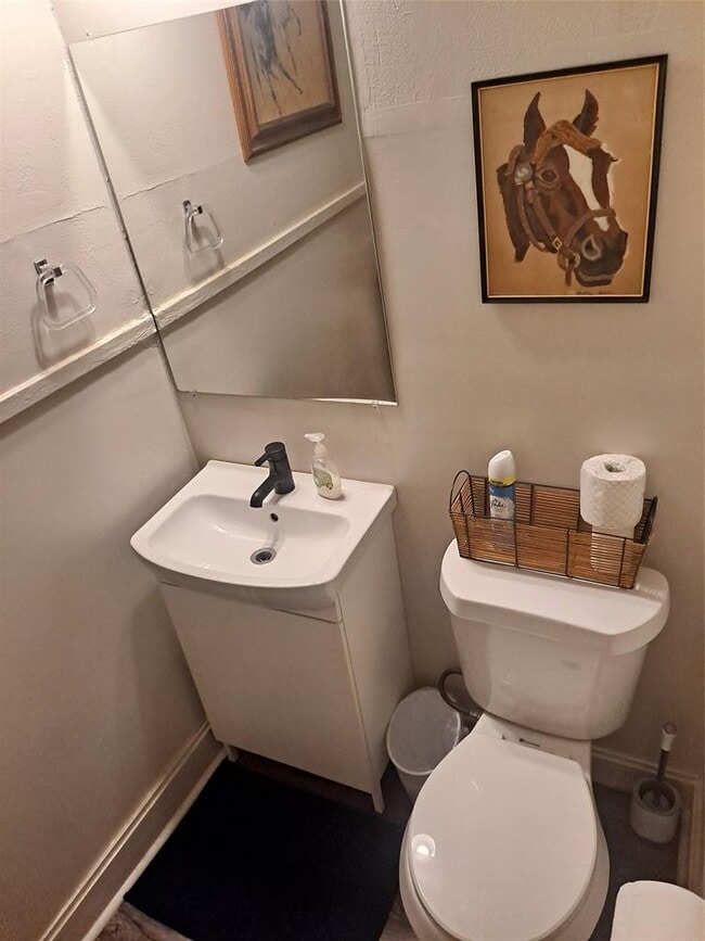 Building Photo - 1906 San Gabriel St