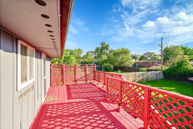 Building Photo - $2,795.00  - 4 Beds, 2 Baths, Single Famil...