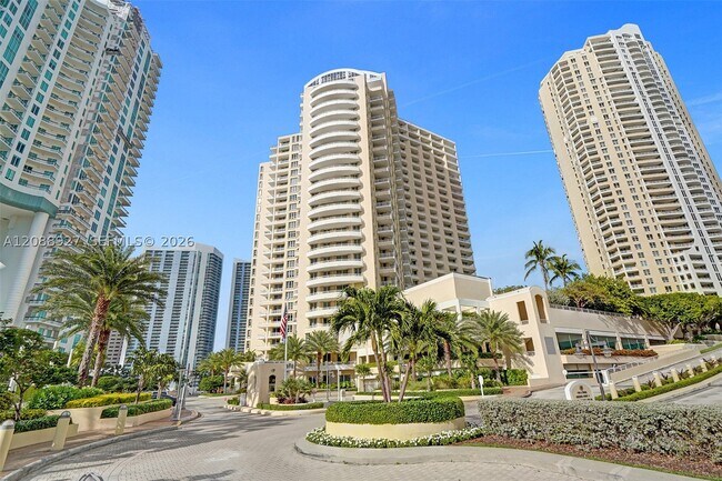 Building Photo - 888 Brickell Key Dr