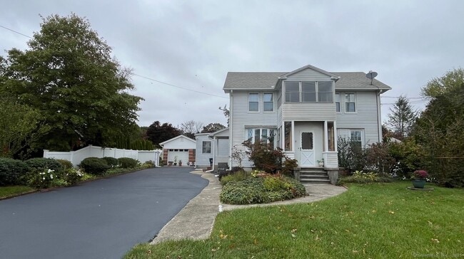 Primary Photo - 18 Coe Ln