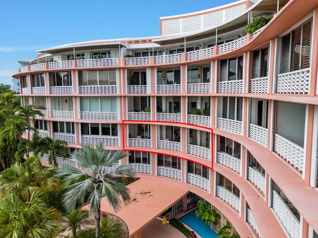 Building Photo - 315 S Lake Dr