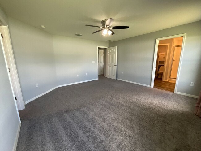 Building Photo - 5547 SE 91st Pl