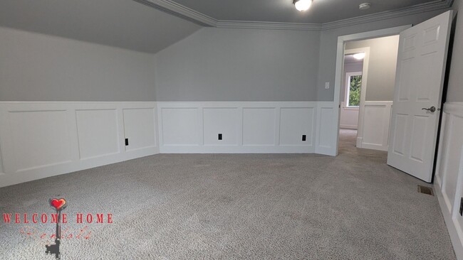 Building Photo - 4520 S Thompson Ave