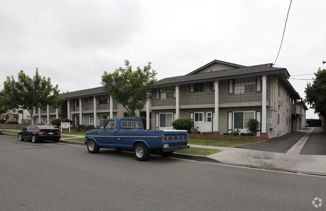 Building Photo - Crescentwood Apartments