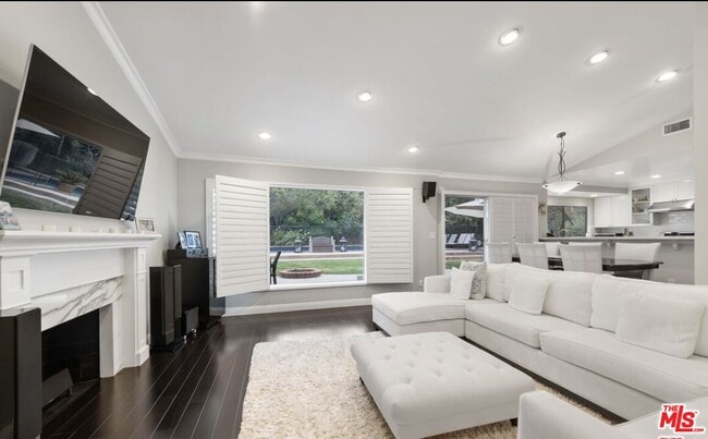 Building Photo - 4330 Romero Dr