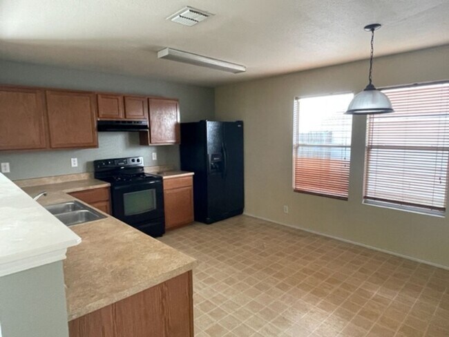 Building Photo - Spacious 3BR / 2.5BA Two-Story Home Near UTSA