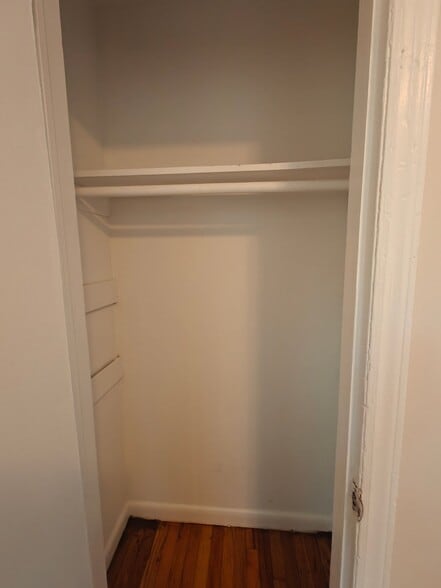 Building Photo - 2217 Custer St