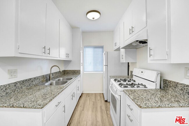 Building Photo - 1426 Cochran Ave