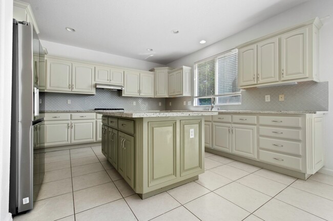 Building Photo - 991 Zephyr Ct