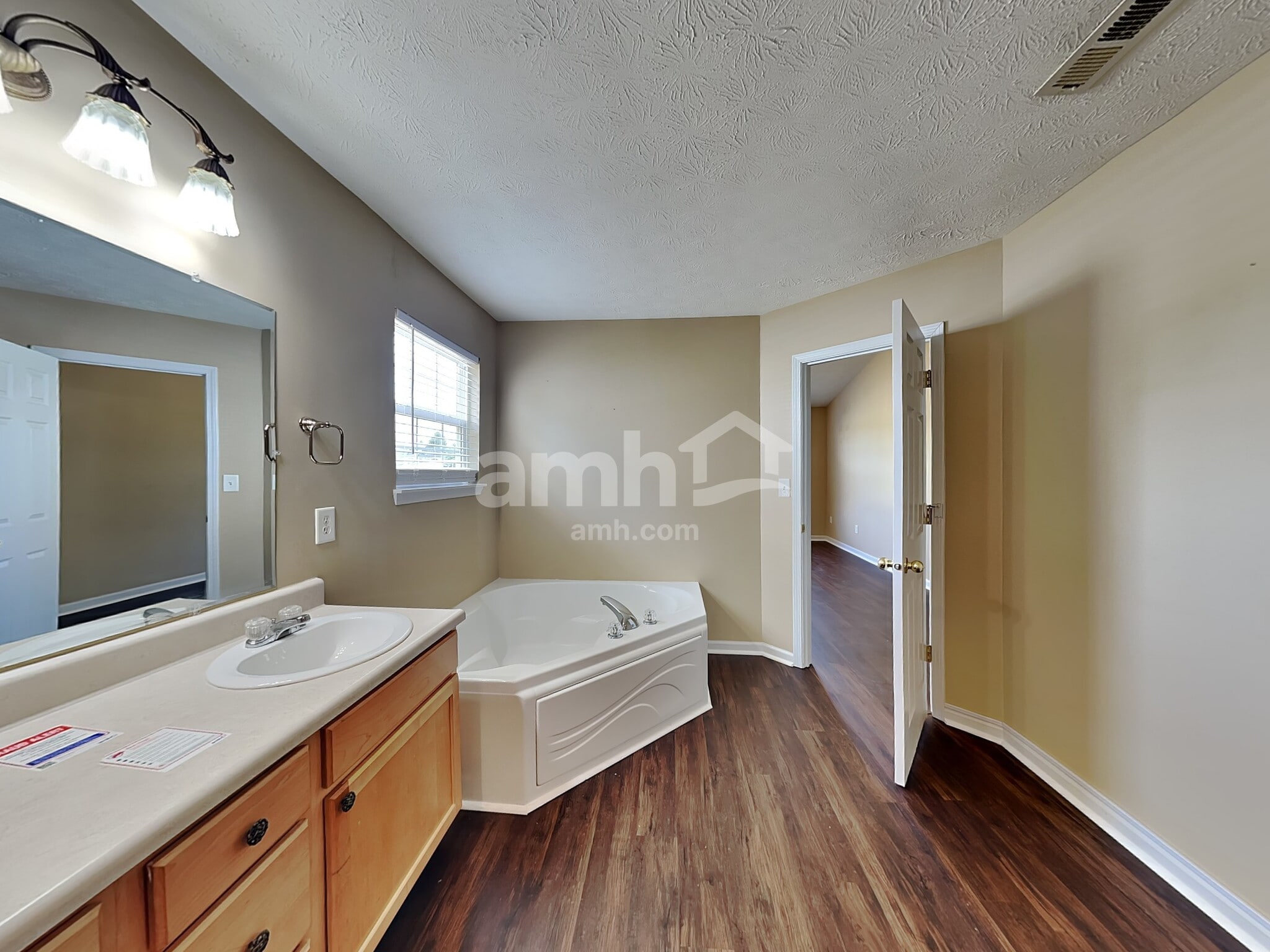 Building Photo - 5884 W Falling Waters Dr