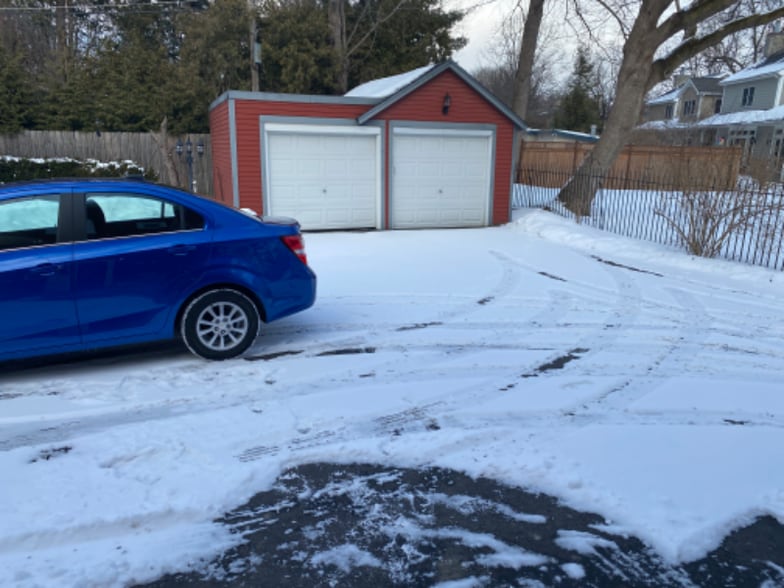 Building Photo - 1060 Park Ave