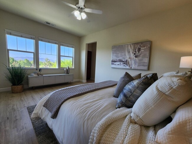 Building Photo - 6086 Cielo Cir