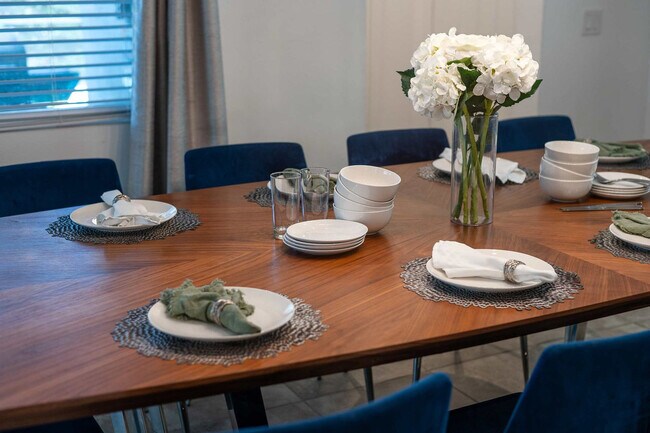 Building Photo - 8953 Amelia Downs Trail