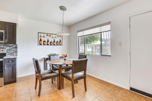 Building Photo - 6805 E 2nd St