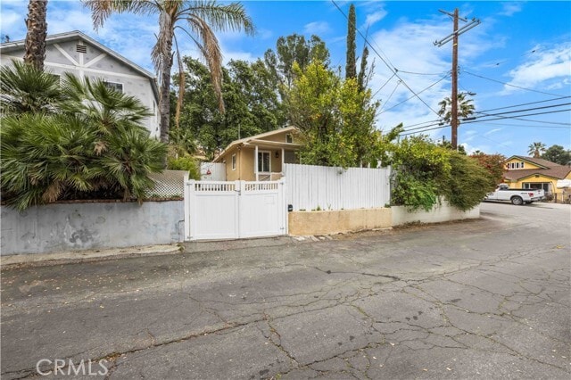Building Photo - 10106 Gish Ave