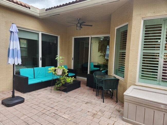 Building Photo - 2564 Sandy Cay