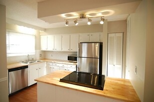 Building Photo - 5510 Country Dr