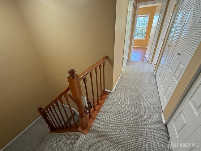 Building Photo - 131 Albury Way