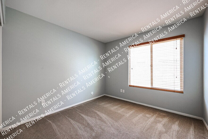 Building Photo - 7471 W Lone Cactus Dr