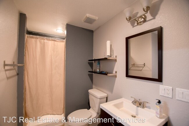Building Photo - 4 br, 3 bath House - 6458 Trappers Trail Ave