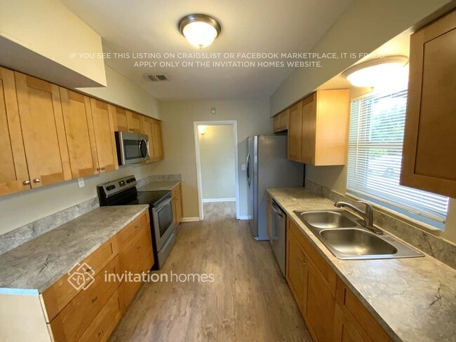 Building Photo - 126 S 11th St