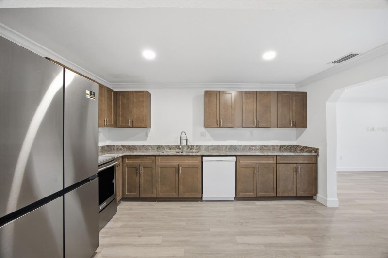 Building Photo - 1908 Macomber Ave