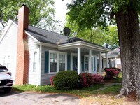 Building Photo - Charming 2 Bedroom 1 Bath Home in the Heart of Downtown Rock Hill