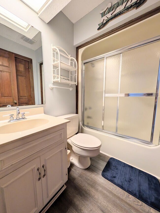 Building Photo - Long Term Rental, Walking Distance to Myrtle Beach!