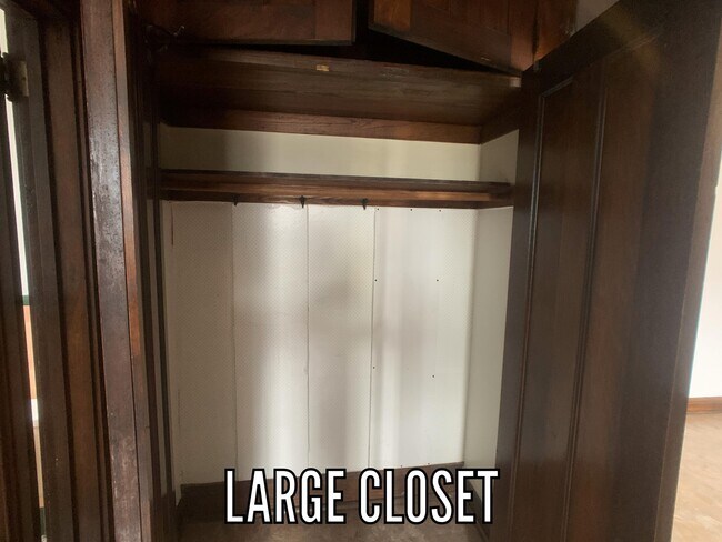 Building Photo - 210-102 Walnut-