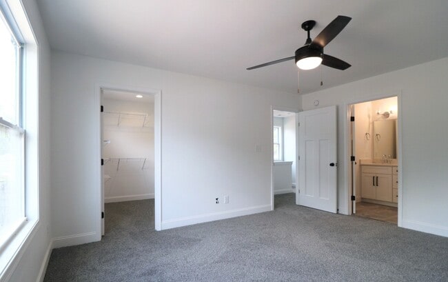 Building Photo - 112 Independence Ln