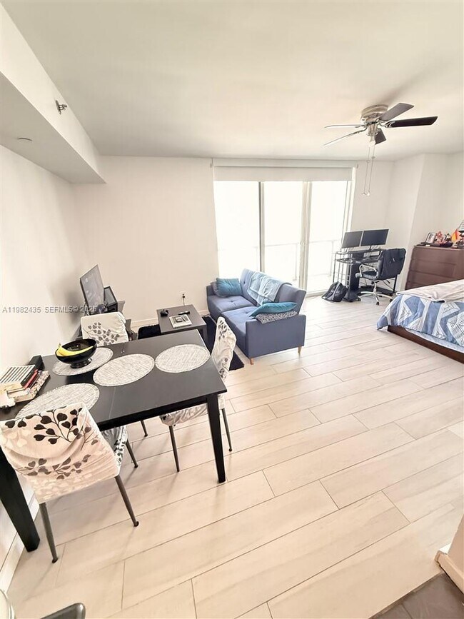 Building Photo - 50 Biscayne Blvd