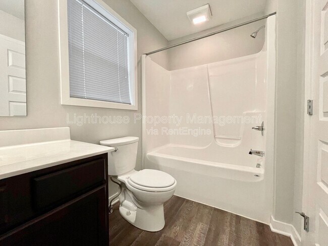 Building Photo - 303 Baldwin St